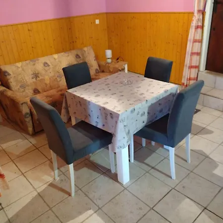 In Karbuni With Sea View, Balcony, Air Conditioning, Wifi 5095-2 בית נופש *